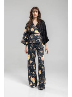 ARTISTA  Balance Floral Wrap Kimono Top